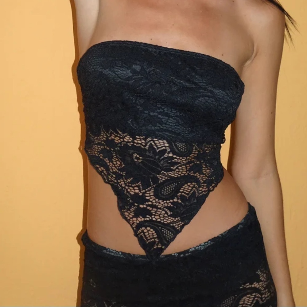 Nirva Bandana Top In Jet Black Lace M
